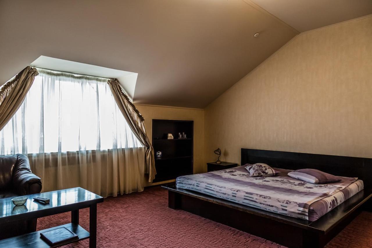 Hotel Sem Zaporizhia Dış mekan fotoğraf